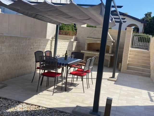 Apartment Mali Val Punat
