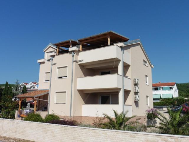 Mali Val Apartment *