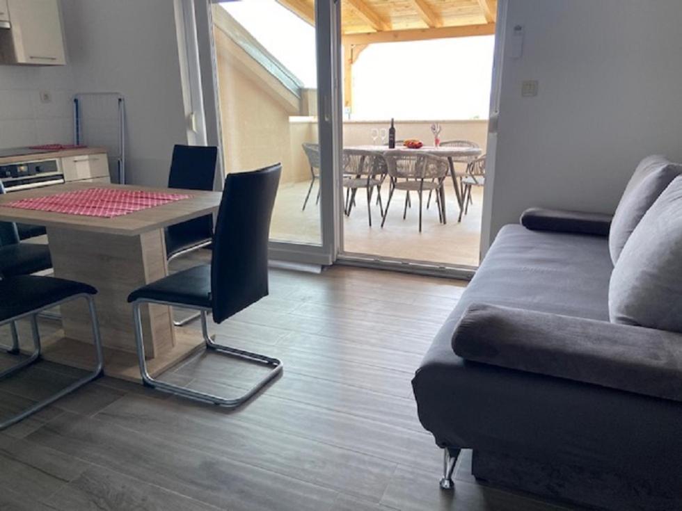 Mali Val Apartment Punat