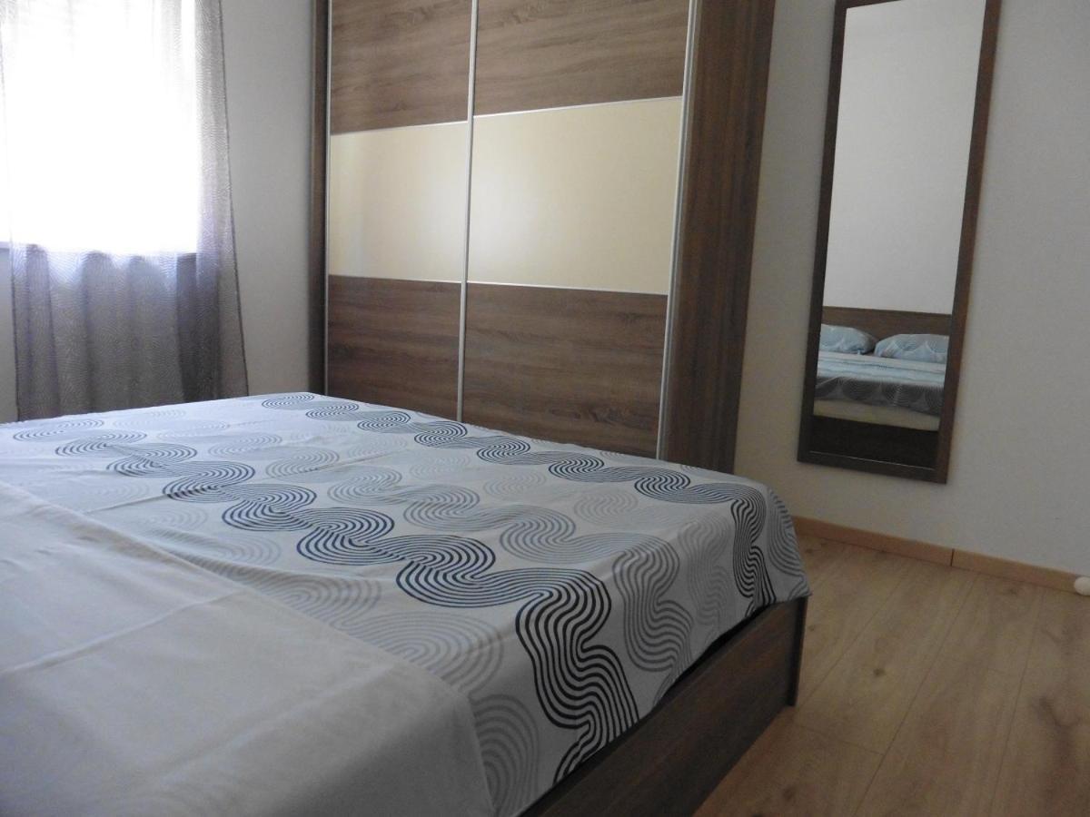 Mali Val Apartment