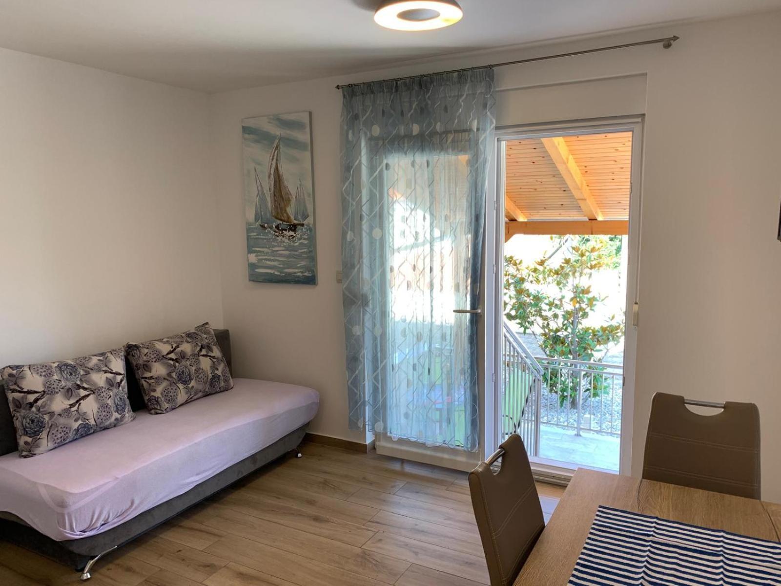 Mali Val Apartment *